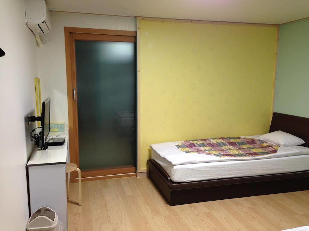 J-Honor Guesthouse Seoul Exterior photo