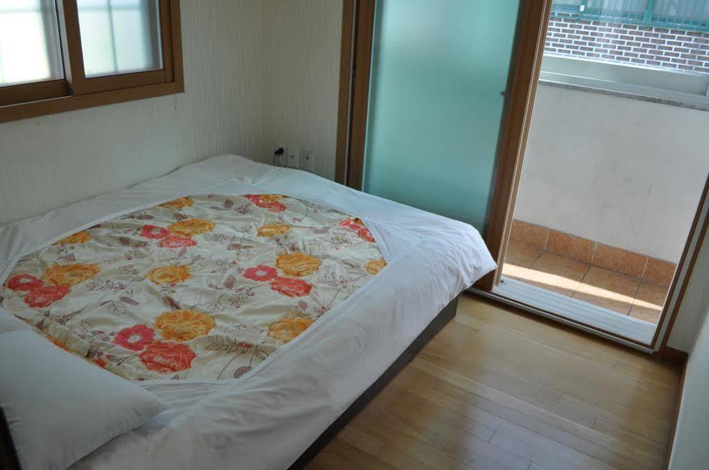 J-Honor Guesthouse Seoul Exterior photo